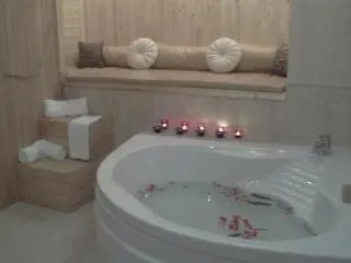 Perfect Hotel Warna